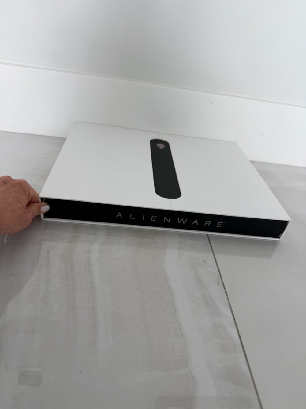Alienware X16 R2 Empty Gaming Laptop Box - Picture 7 of 12